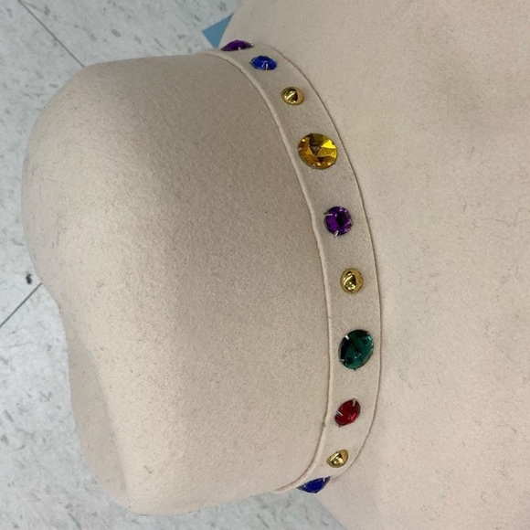 Hat - Picture 4 of 4